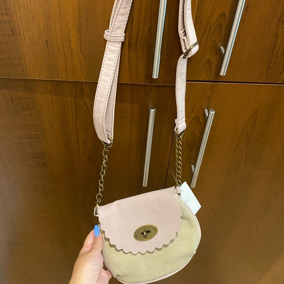 Cute Dainty Purse - Picture 3 of 7